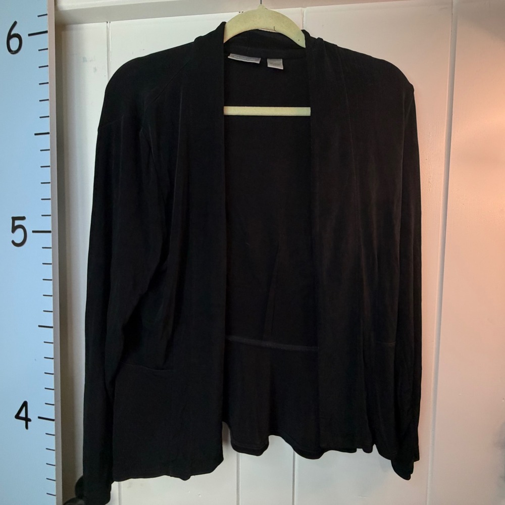 Chico's Travelers Goth Black Knit Open Cardigan Ruffled Hem Sz 1 or M/8 Women's